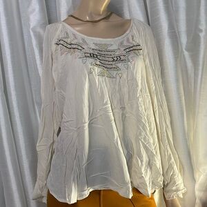 ⭐️ Mossimo , large, long sleeves, white blouse embroidered Large⭐️